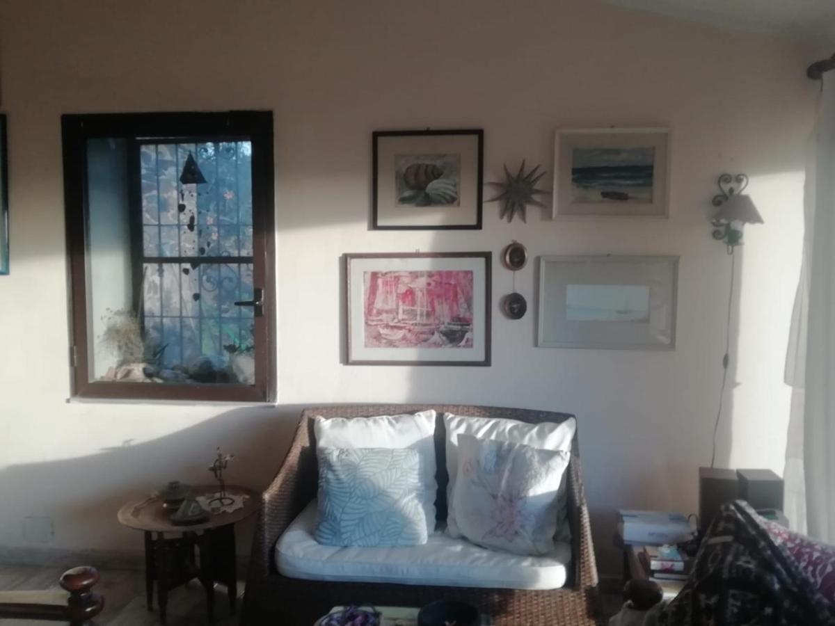Bed and Breakfast Sa Domo De Afra Стинтино Экстерьер фото